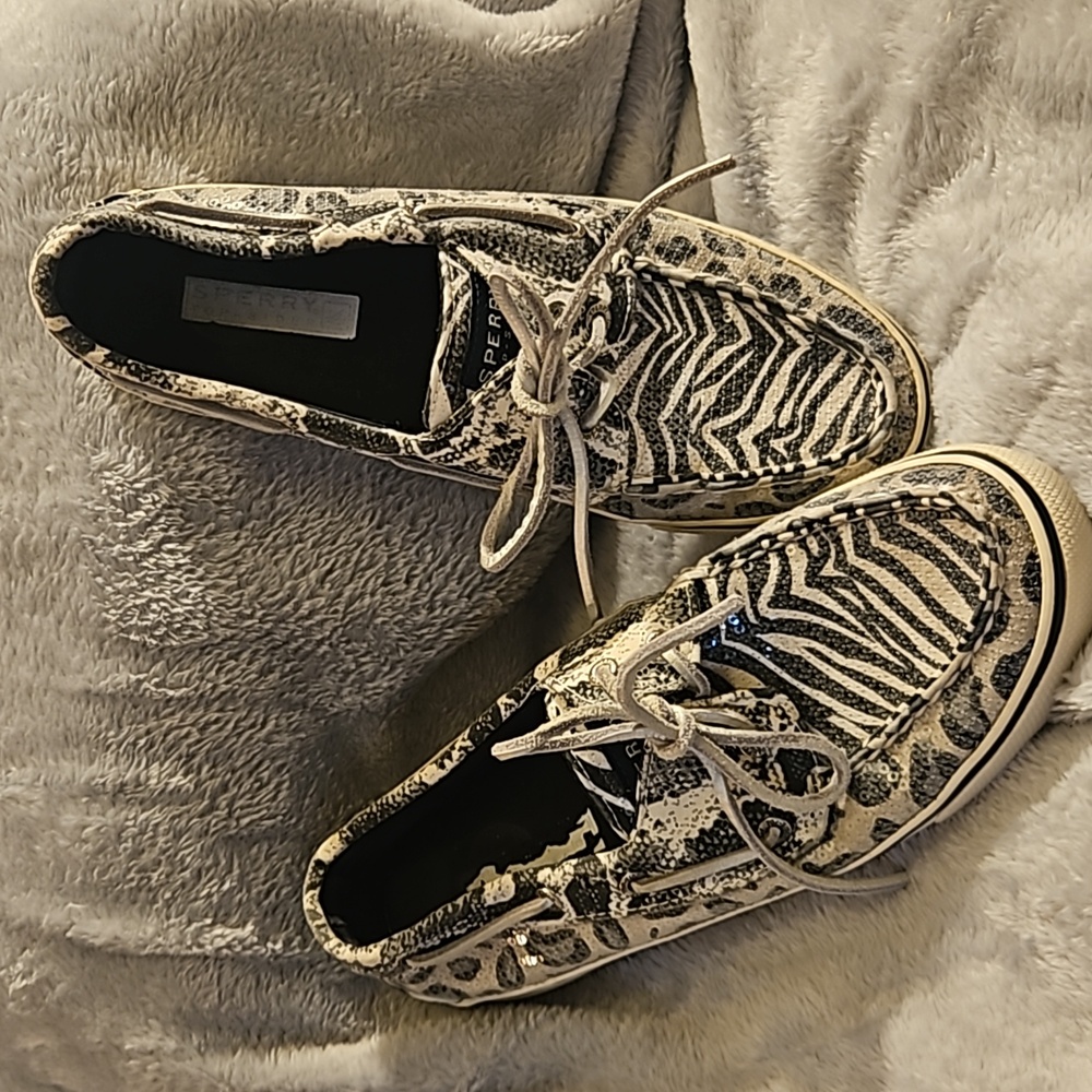 Sperry Sequin Sneaker Size 7M